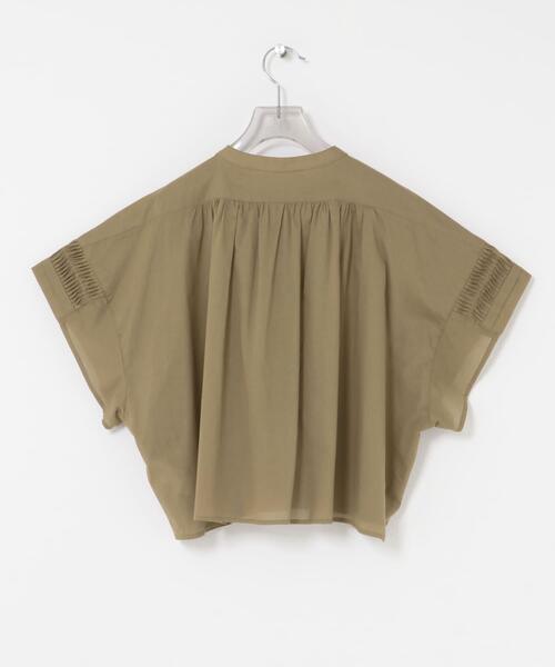 URBAN RESEARCH(アーバンリサーチ)の「ハーフスリーブタックショートシャツ(シャツ/ブラウス・レディース・グリーン系その他/ブラック/オフホワイト・FREE)」の12枚目の写真