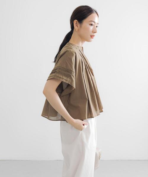 URBAN RESEARCH(アーバンリサーチ)の「ハーフスリーブタックショートシャツ(シャツ/ブラウス・レディース・グリーン系その他/ブラック/オフホワイト・FREE)」の17枚目の写真