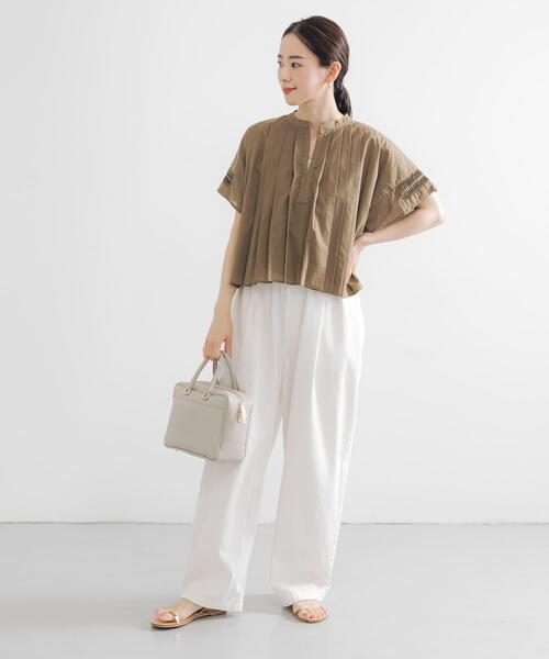 URBAN RESEARCH(アーバンリサーチ)の「ハーフスリーブタックショートシャツ(シャツ/ブラウス・レディース・グリーン系その他/ブラック/オフホワイト・FREE)」の19枚目の写真