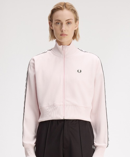 FRED PERRY(フレッドペリー)の「Cropped Taped Track Jacket/クロップドトラックジャケット(ジャージ・レディース・ピンク/ブラック・10)」の12枚目の写真
