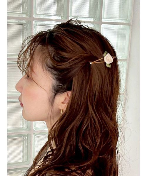 LILY BROWN（リリーブラウン）の「マルチローズクリップ（ヘアピン