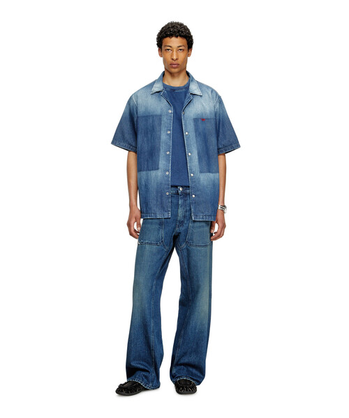 DIESEL(ディーゼル)の「メンズ デニム半袖シャツ D-NABIL-D(シャツ/ブラウス・メンズ・インディゴブルー・LARGE/MEDIUM/SMALL/X-LARGE/XX-LARGE)」の2枚目の写真