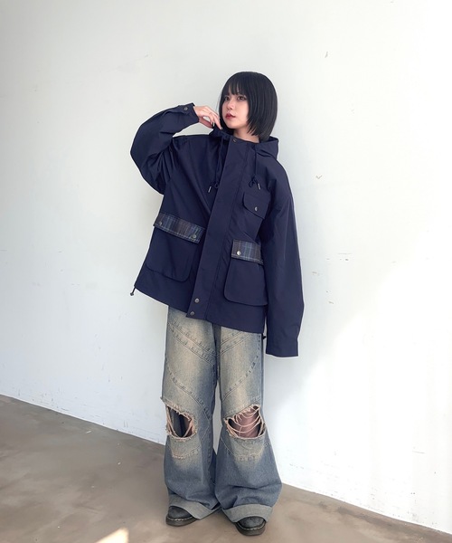 MandO(Auntie Rosa)(エムオー)の「ポイントチェックナイロンフーディジャケット(ブルゾン・メンズ・ネイビー/ブラック・LARGE/MEDIUM/SMALL)」の8枚目の写真