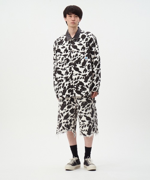 DISCOVERED（ディスカバード）の「COW PRINT DOUBLE KNEE SHORTS（その他パンツ・メンズ・ブラウン/ブラック・3/1）」の3枚目の写真