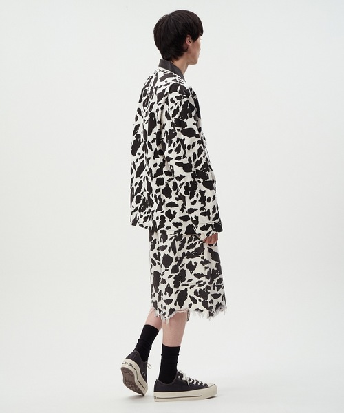 DISCOVERED（ディスカバード）の「COW PRINT DOUBLE KNEE SHORTS（その他パンツ・メンズ・ブラウン/ブラック・3/1）」の5枚目の写真