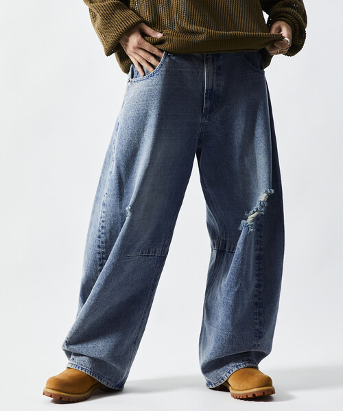 FREAK'S STORE(フリークスストア)の「FREAK’S STORE/フリークスストア ワイドシルエット カーブ デニムパンツ/ダメージ加工(デニムパンツ・メンズ・ネイビー/インディゴブルー/ブラック/サックスブルー・LARGE/MEDIUM/SMALL)」の21枚目の写真