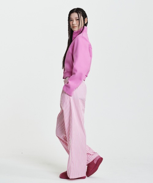 NIKE(ナイキ)の「《セットアップ対応商品》ナイキ スポーツウェア チル ポプリン ウィメンズ ミッドライズ ルーズ ストライプ パンツ / Nike Sportswear Chill Poplin Women's Mid-Rise Loose Striped Pants IH8487-675 Playful Pink(その他パンツ・レディース・ピンク系その他2・L/M/S/XL/XS)」の4枚目の写真