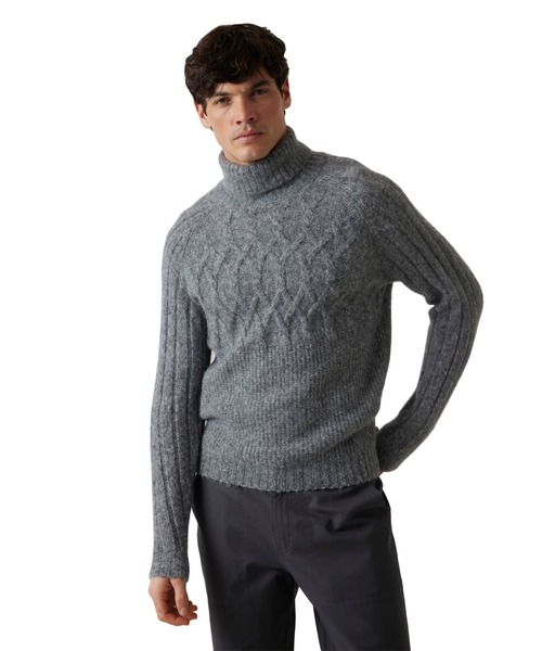 Guess(ゲス)の「JEMMY Tn Mixed Stitch Sweater ニット セーター(ニット/セーター・メンズ・グレー/ライトベージュ・LARGE/SMALL/X-LARGE/MEDIUM)」の14枚目の写真