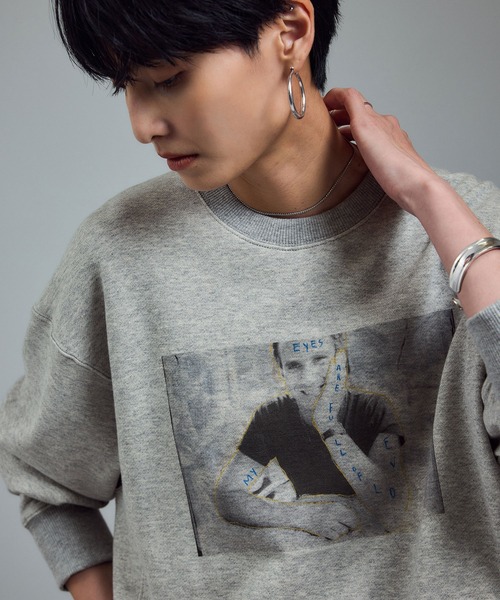 SALON adam et rope'（サロン アダム エ ロペ）の「【Jim Goldberg for SALON】フォトプリントスウェット（スウェット・レディース・ライトグレー/ホワイト/ホワイト系その他/グレー系その他/ホワイト系その他2/グレー・FREE）」の4枚目の写真