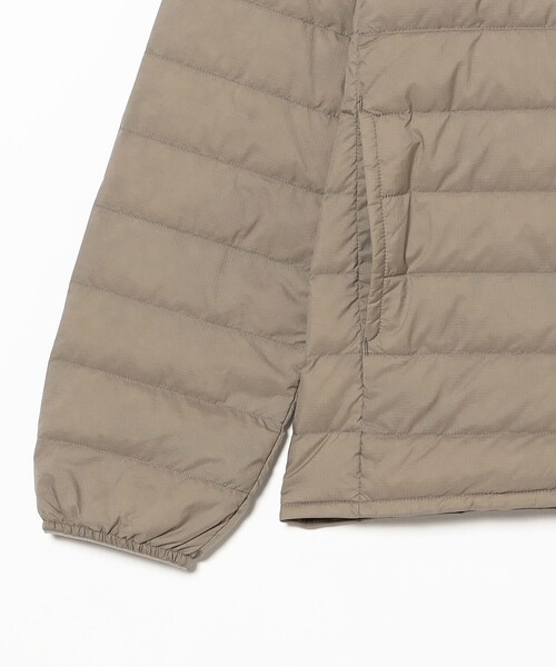 mont-bell（モンベル）の「【ビームスの百名品】【別注】mont-bell / スぺリオダウン ラウンドネックジャケット 25FW（S～XL）【800フィルパワー】（ダウンジャケット/コート・メンズ・ベージュ/ブラック・SMALL/MEDIUM/LARGE/X-LARGE）」の8枚目の写真