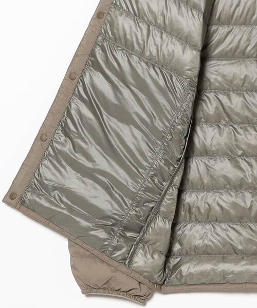 mont-bell（モンベル）の「【ビームスの百名品】【別注】mont-bell / スぺリオダウン ラウンドネックジャケット 25FW（S～XL）【800フィルパワー】（ダウンジャケット/コート・メンズ・ベージュ/ブラック・SMALL/MEDIUM/LARGE/X-LARGE）」の7枚目の写真