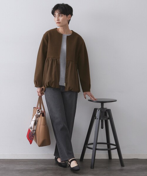 OPAQUE.CLIP(オペークドットクリップ)の「ウールライクペプラムドッキングアウター【洗濯機洗い可】(ノーカラーコート・レディース・ブラック/ブラウン系その他/ライトベージュ・40/38/36)」の11枚目の写真