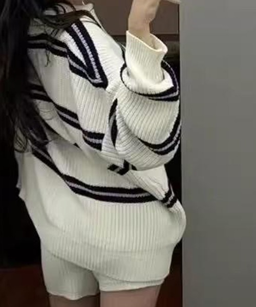 LYEON(リヨン)の「襟付きスキッパーネックルーズボーダーニット(ニット/セーター・レディース・オフホワイト・FREE)」の11枚目の写真