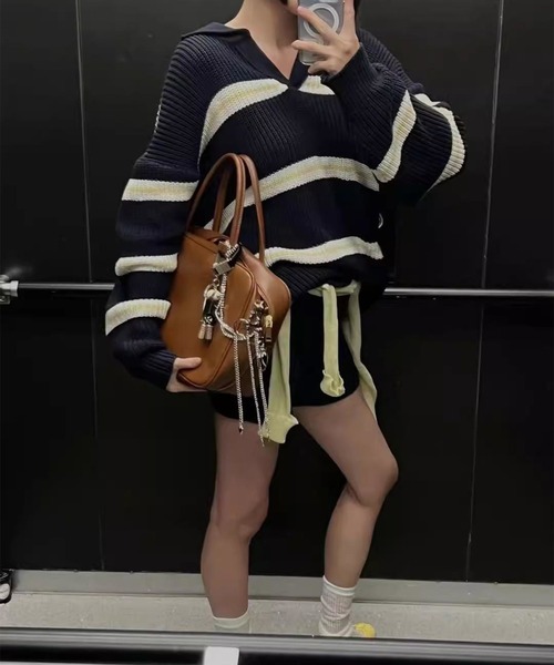 LYEON(リヨン)の「襟付きスキッパーネックルーズボーダーニット(ニット/セーター・レディース・オフホワイト・FREE)」の2枚目の写真