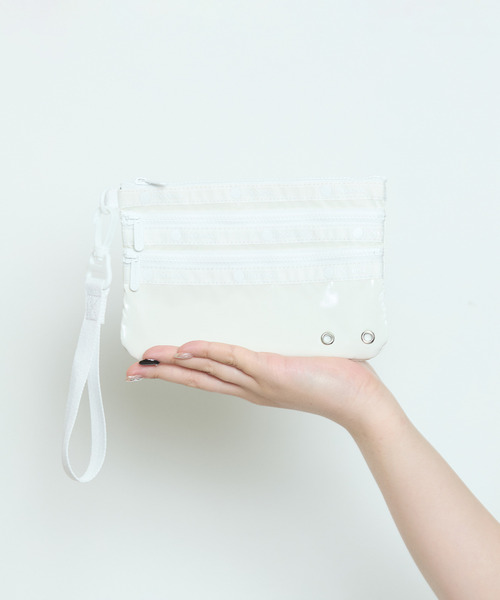 LeSportsac(レスポートサック)の「【LeSportsac】3-ZIP COSMETIC w/ STRAP(ポーチ・レディース・ホワイト/ブラック・FREE)」の10枚目の写真