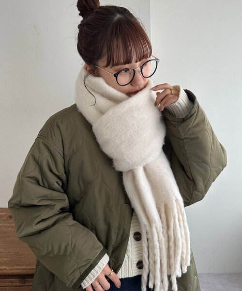 DISCOAT（ディスコート）の「【WEB限定/8色展開】無地マフラー（マフラー・レディース・ブラック/ライトグレー/チャコールグレー/ブルー/アイボリー/モカ/ライトベージュ/ピンクベージュ・FREE）」の9枚目の写真