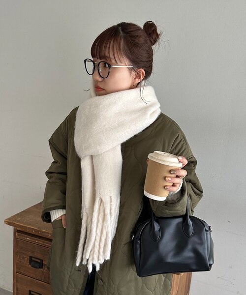 DISCOAT（ディスコート）の「【WEB限定/8色展開】無地マフラー（マフラー・レディース・ブラック/ライトグレー/チャコールグレー/ブルー/アイボリー/モカ/ライトベージュ/ピンクベージュ・FREE）」の11枚目の写真