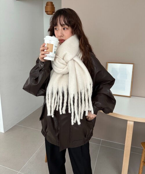 DISCOAT（ディスコート）の「【WEB限定/8色展開】無地マフラー（マフラー・レディース・ブラック/ライトグレー/チャコールグレー/ブルー/アイボリー/モカ/ライトベージュ/ピンクベージュ・FREE）」の19枚目の写真