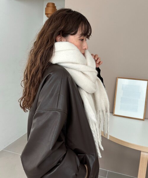 DISCOAT（ディスコート）の「【WEB限定/8色展開】無地マフラー（マフラー・レディース・ブラック/ライトグレー/チャコールグレー/ブルー/アイボリー/モカ/ライトベージュ/ピンクベージュ・FREE）」の21枚目の写真