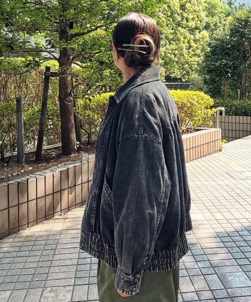 H.A.K（ハク）の「ドレープデニム　ボンバージャケット（デニムジャケット・レディース・ブラック/ネイビー・FREE）」の2枚目の写真