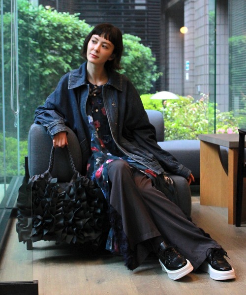 H.A.K（ハク）の「ドレープデニム　ボンバージャケット（デニムジャケット・レディース・ブラック/ネイビー・FREE）」の7枚目の写真