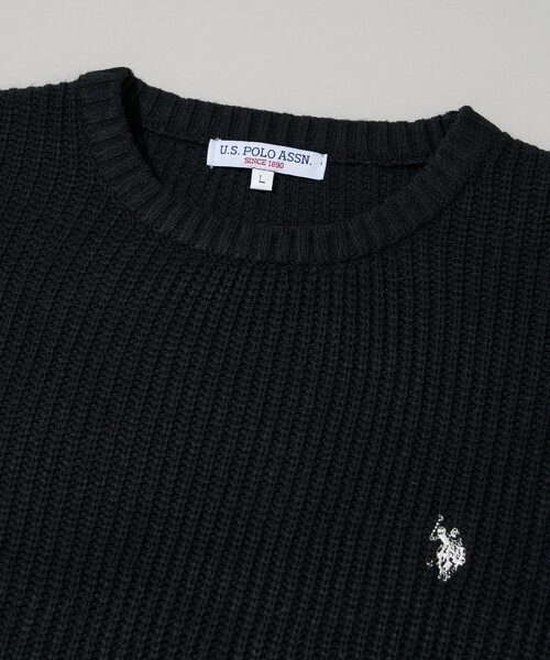 U.S. POLO ASSN.(ユーエスポロアッスン)の「U.S. POLO ASSN./ユーエスポロアッスン 別注 刺繍畔編みクルーネックニット(限定展開)(ニット/セーター・メンズ・ネイビー/サックスブルー/ブラック/グレー・MEDIUM/SMALL/LARGE)」の15枚目の写真
