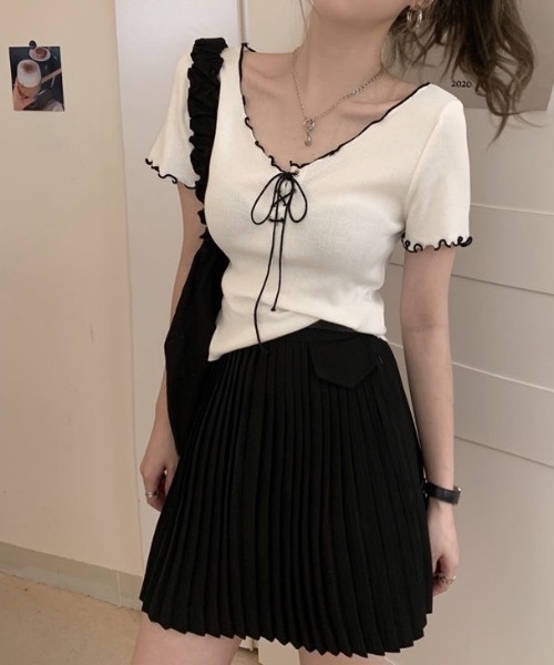 FUNdaysion(ファンデイション)の「配色メロー半袖ニットトップス(Tシャツ/カットソー・レディース・ブラック/ホワイト・M)」の9枚目の写真