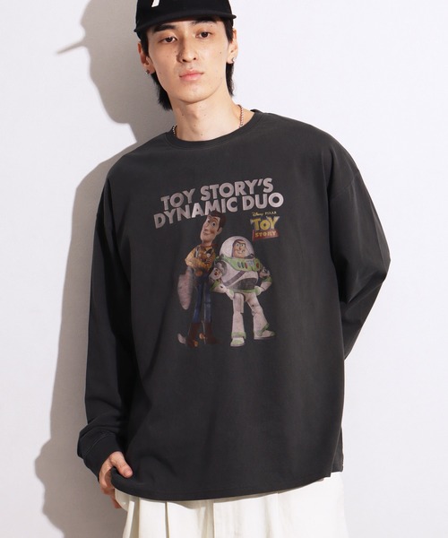 Disney(ディズニー)の「【Disneycollection/ディズニーコレクション】ヴィンテージピグメント加工アソートデザイン ロングスリーブTシャツ(Tシャツ/カットソー・メンズ・ブラック系5/ブラック系6/ブラック系8/ブラック系その他3/ブラック系2/ブラック系その他/ブラック系4/ブラック系その他2/ブラック系7/ブラック系9/ブラック系1/ブラック系3/ブラック系・L/M/XL)」の4枚目の写真