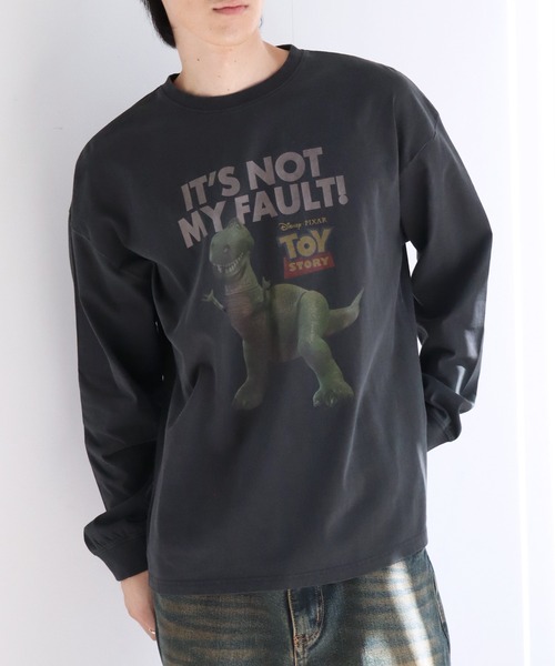 Disney(ディズニー)の「【Disneycollection/ディズニーコレクション】ヴィンテージピグメント加工アソートデザイン ロングスリーブTシャツ(Tシャツ/カットソー・メンズ・ブラック系5/ブラック系6/ブラック系8/ブラック系その他3/ブラック系2/ブラック系その他/ブラック系4/ブラック系その他2/ブラック系7/ブラック系9/ブラック系1/ブラック系3/ブラック系・L/M/XL)」の5枚目の写真