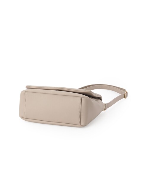 SHOO・LA・RUE(シューラルー)の「バイアスチェック型押しショルダー(ショルダーバッグ・レディース・ナチュラル/ボルドー/ブラック・00)」の20枚目の写真