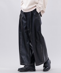 JOHN'S CLOSET（ジョンズクローゼット）の「【13】ヴィンテージ加工 PUレザーワイドパンツ（スラックス）」