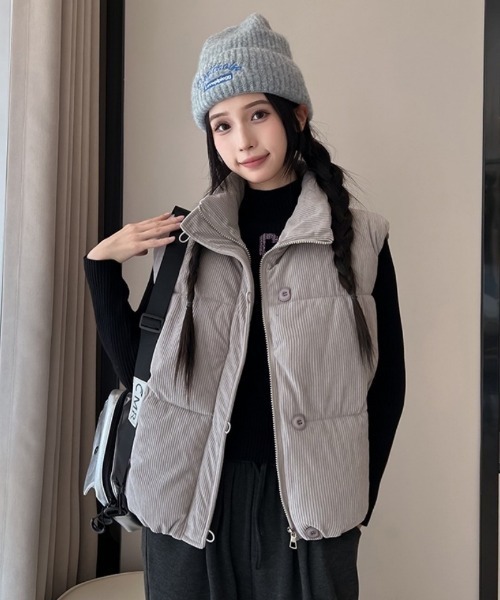 Ritzy(リッツィー)の「変形ボタンデザイン コーデュロイ中綿ベスト(ベスト・レディース・ピンク/アイボリー/グレー/ベージュ/ブラック・L/M)」の12枚目の写真
