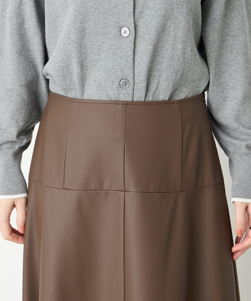 Petit Honfleur（プチオンフルール）の「フェイクレザースカート（スカート・レディース・ベージュ/ブラウン・64/67）」の16枚目の写真