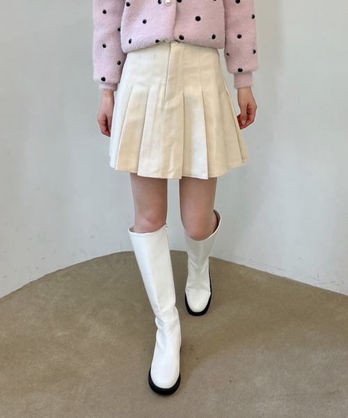 by muni:r（バイ ムニール）の「【着用動画あり・2サイズ・3色展開】コーデュロイプリーツスカート（スカート・レディース・ブラック/ブラウン/アイボリー・SMALL/MEDIUM）」の2枚目の写真