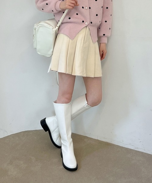 by muni:r（バイ ムニール）の「【着用動画あり・2サイズ・3色展開】コーデュロイプリーツスカート（スカート・レディース・ブラック/ブラウン/アイボリー・SMALL/MEDIUM）」の12枚目の写真