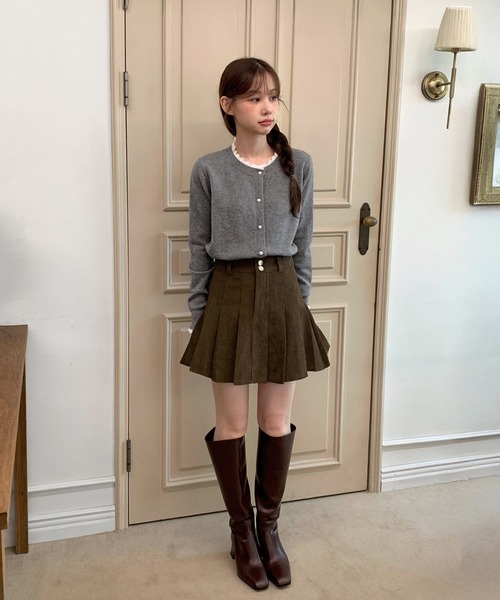 by muni:r（バイ ムニール）の「【着用動画あり・2サイズ・3色展開】コーデュロイプリーツスカート（スカート・レディース・ブラック/ブラウン/アイボリー・SMALL/MEDIUM）」の21枚目の写真