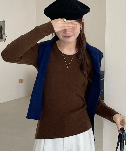 DAY CLOSET（デイ クローゼット）の「ジャストサイズできれいめシルエット。長袖ラウンドネックリブニットトップス レディース（ニット/セーター・レディース・ブラック/ライトベージュ/グレー/ネイビー/ダークグレー/ボルドー/ブラウン/ダークブラウン/アイボリー/ブルー・FREE）」の5枚目の写真