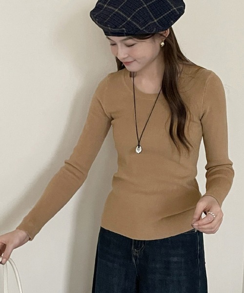 DAY CLOSET（デイ クローゼット）の「ジャストサイズできれいめシルエット。長袖ラウンドネックリブニットトップス レディース（ニット/セーター・レディース・ブラック/ライトベージュ/グレー/ネイビー/ダークグレー/ボルドー/ブラウン/ダークブラウン/アイボリー/ブルー・FREE）」の6枚目の写真