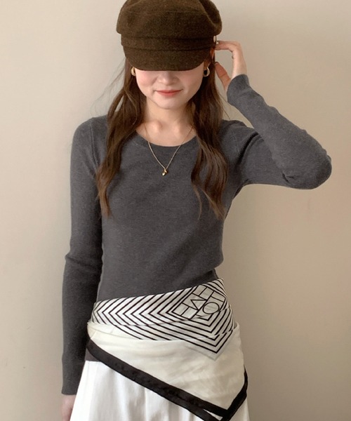 DAY CLOSET（デイ クローゼット）の「ジャストサイズできれいめシルエット。長袖ラウンドネックリブニットトップス レディース（ニット/セーター・レディース・ブラック/ライトベージュ/グレー/ネイビー/ダークグレー/ボルドー/ブラウン/ダークブラウン/アイボリー/ブルー・FREE）」の16枚目の写真