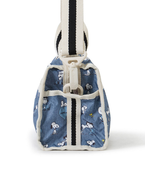 LeSportsac(レスポートサック)の「MINI DUFFEL CROSSBODY ピーナッツハッピーパルズ(ショルダーバッグ・レディース・ブルー・FREE)」の5枚目の写真