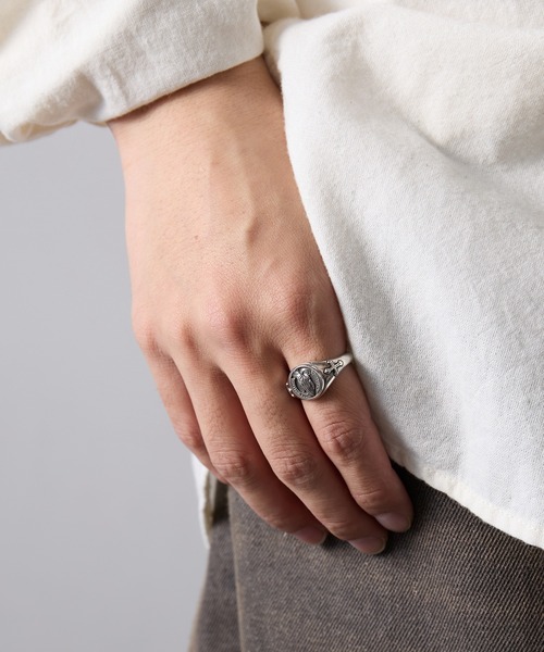 MAISON CLUB(メゾンクラブ)の「【MAISON CLUB】mors certa hora incerta Ring FreeSize / フリーサイズ /シルバー925/Silver925 KUN(リング・メンズ・シルバー・FREE)」の4枚目の写真
