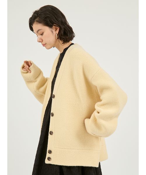 emmi（エミ）の「Vネックニットカーディガン（カーディガン/ボレロ・レディース・キャメル/イエロー/オフホワイト・F）」の7枚目の写真