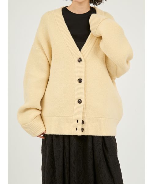 emmi（エミ）の「Vネックニットカーディガン（カーディガン/ボレロ・レディース・キャメル/イエロー/オフホワイト・F）」の11枚目の写真