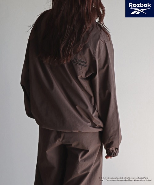 COURO（コウロ）の「【Reebok/リーボック】 別注 スモールベクターナイロントラックジャケット（ナイロンジャケット・レディース・ブラック/チャコールグレー/ライトグレー/ダークブラウン/アイボリー/ネイビー/グリーン系・M/L/XL）」の22枚目の写真