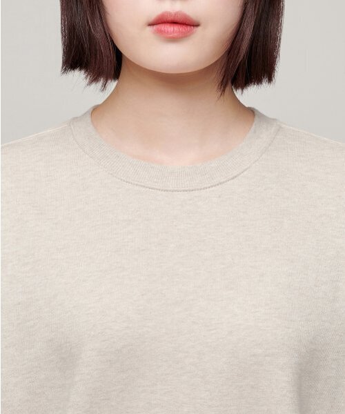 MUSINSA STANDARD WOMAN（ムシンサスタンダードウーマン）の「ウィメンズセミオーバーサイズスウェットシャツ[ヘッダーベージュ]（スウェット・レディース・その他・SMALL/MEDIUM/LARGE/X-SMALL）」の3枚目の写真
