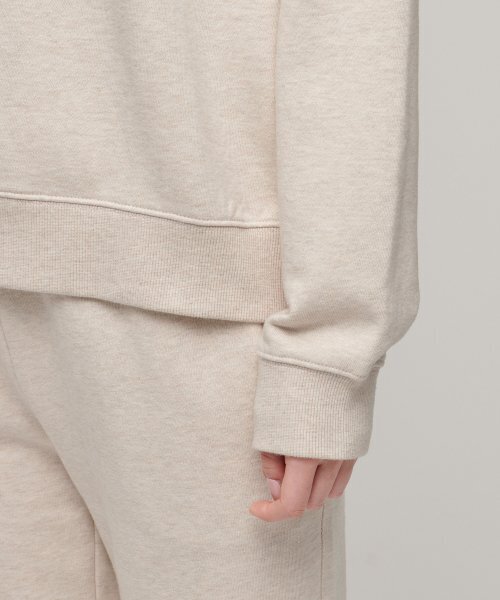 MUSINSA STANDARD WOMAN（ムシンサスタンダードウーマン）の「ウィメンズセミオーバーサイズスウェットシャツ[ヘッダーベージュ]（スウェット・レディース・その他・SMALL/MEDIUM/LARGE/X-SMALL）」の6枚目の写真