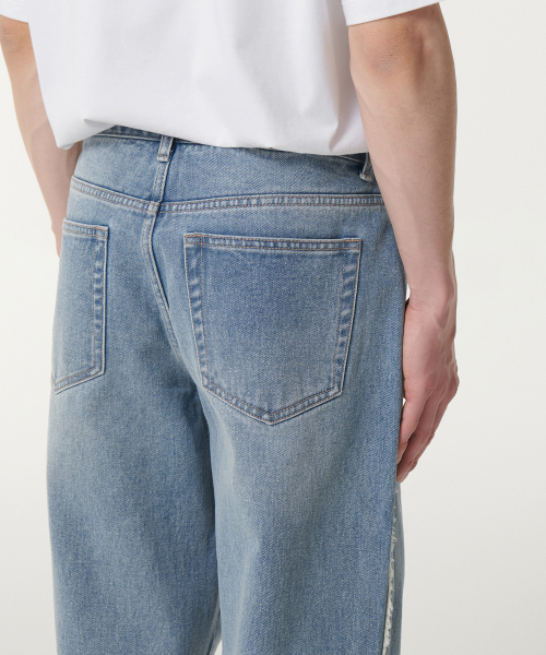 MUSINSA STANDARD（ムシンサスタンダード）の「フレイサイドルーズストレートデニムパンツ[ライトインディゴ]（デニムパンツ・メンズ・その他・26/27/28/29/30/31/32/33/34/36）」の6枚目の写真