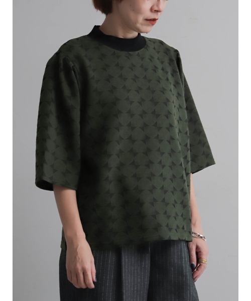 FIL DE FER(フィルデフェール)の「幾何学JQジャージー モックネックP/O(Tシャツ/カットソー・レディース・ホワイト/オリーブ・FREE)」の2枚目の写真