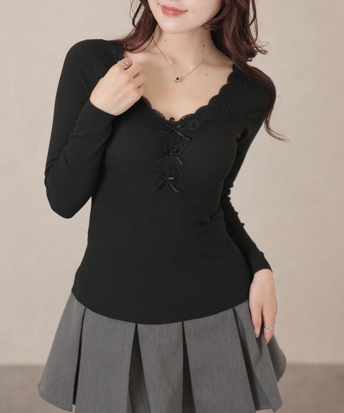 Lace Ladies(レースレディース)の「Vネック リボン カップ付き 裏起毛 リブ トップス(Tシャツ/カットソー・レディース・アイボリー/ブラック/ピンク・M/XL)」の1枚目の写真