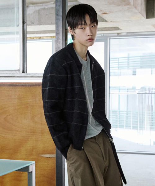 P.IN.O(ピインオ)の「ヘアリークロップストライプジャケット - ブラック(カーディガン/ボレロ・メンズ・その他・MEDIUM/LARGE)」の6枚目の写真